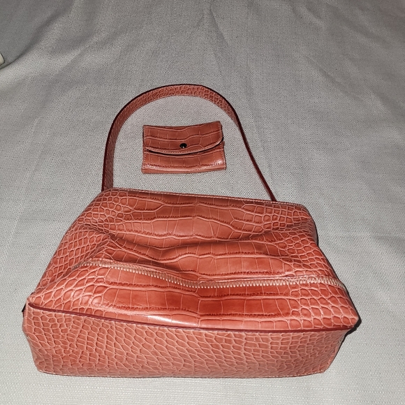 Tommy Hilfiger purse - Picture 3 of 9